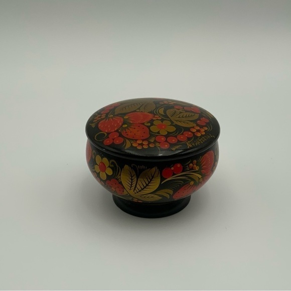 Russian Laqured Painted Wooden Lidded Jar Gooseberry Motif Black Orange Red Gold - Picture 1 of 5
